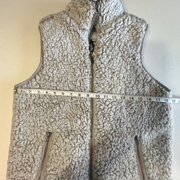 THREAD & SUPPLY - Sherpa Warm Faux Shearling Full Zip Vest Women's Small NWT - Picture 6 of 7